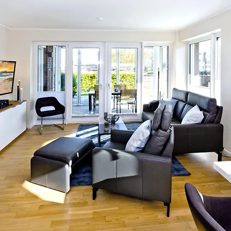 Kapitän Alexander, Ka44 Apartment
